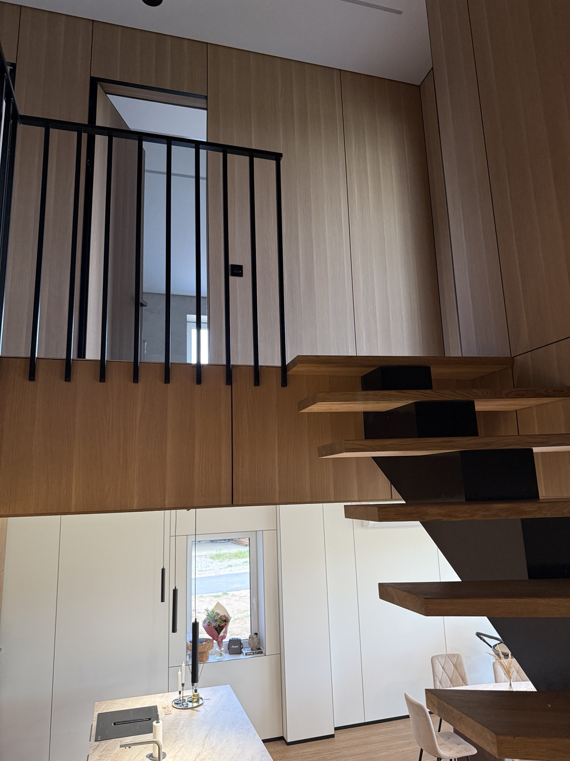 VELORA laiptų architektūrinė detalė